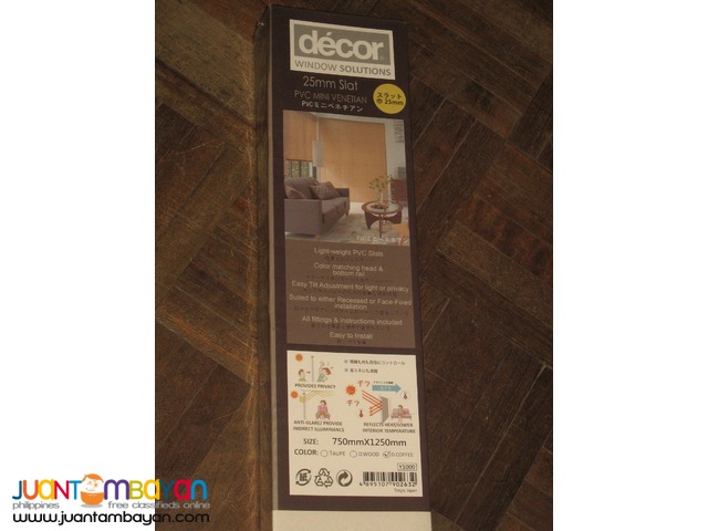 Venetian window blinds (sold)