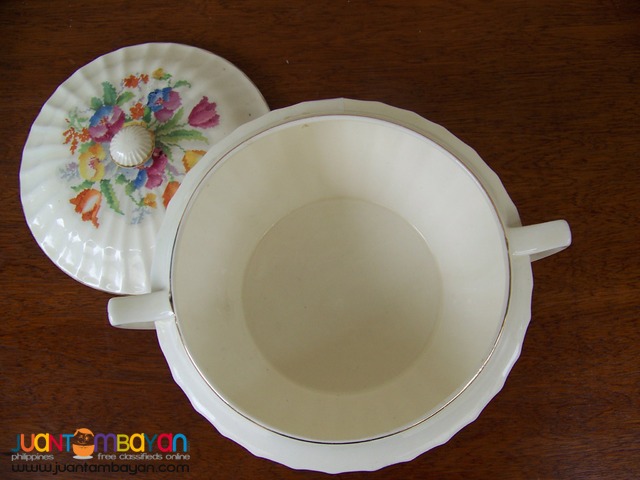 P1002 Soup Bowl with Cover, bought in USA. Brand New.
