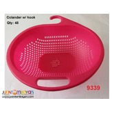 COLANDER WITH HOOK