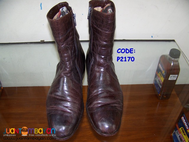 P2170 Bally Boots of Italy. Size 8