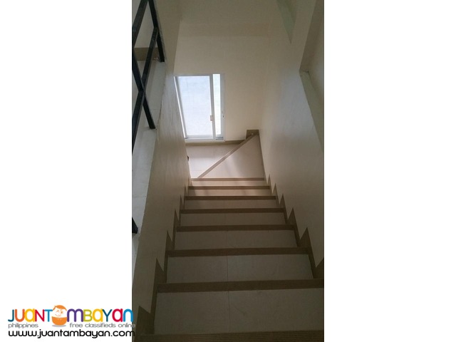 For Rent Unfurnished Townhouse in Guadalupe Cebu City - 3 Bedrooms