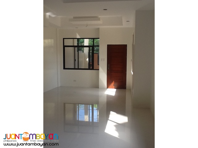 PH243 Congressional House and Lot in Quezon City 