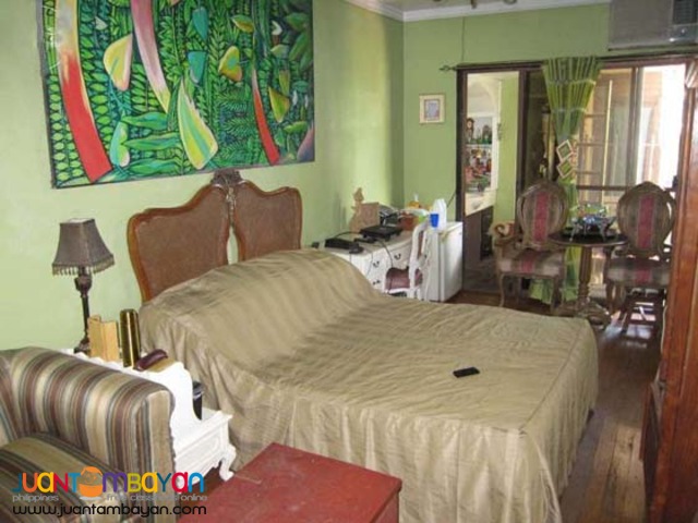 PH293 House and Lot in Makati City for Sale