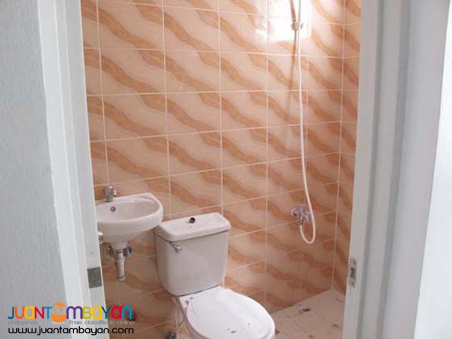 PH35  Townhouse in Project 8 Quezon City