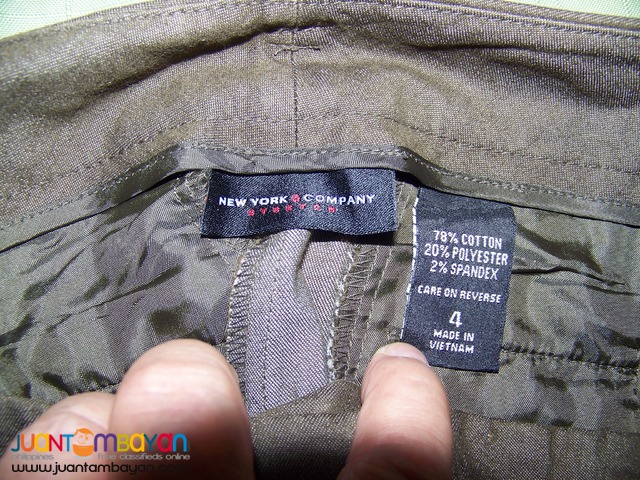 Pre-Loved CAP8107 NEW YORK & COMPANY, Ladies Pants. Bought in USA.