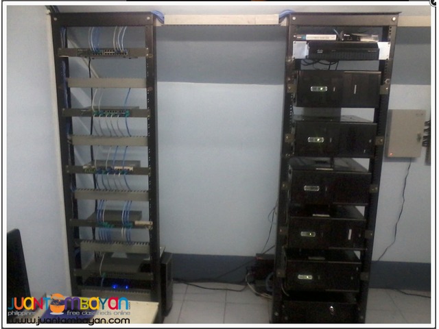 Centralized data server / Centralized wifi server Centralized data server / Centralized wifi server