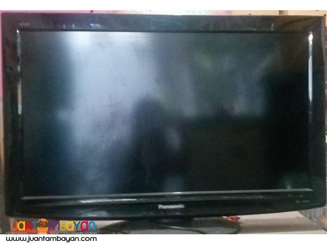 Panasonic 32-inch LCD TV