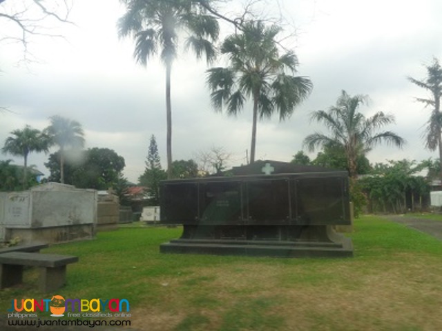 Memorial lot in Holy Cross QC 8-lot Memorial lot in Holy Cross QC 8-lot