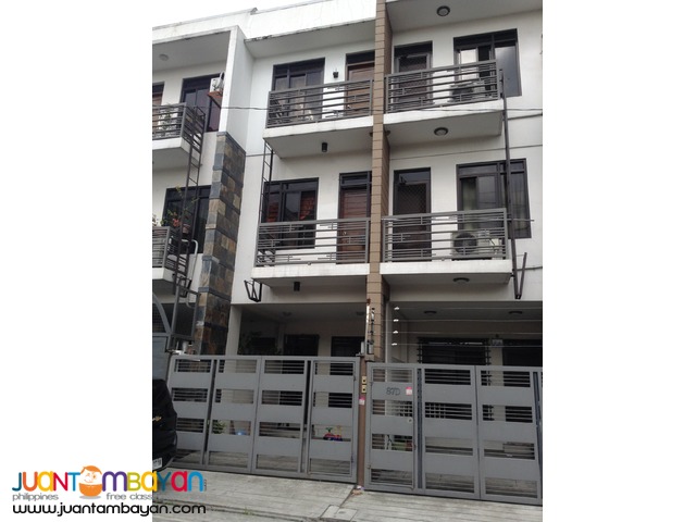 Townhouse For Sale in Project 6, Road 1