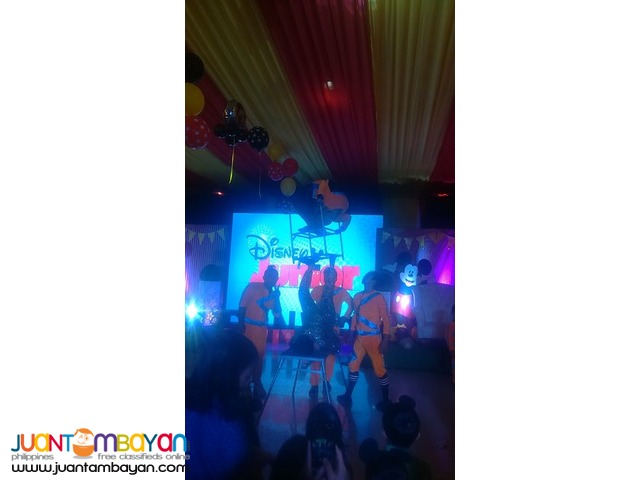 acrobatics show for Corporate events