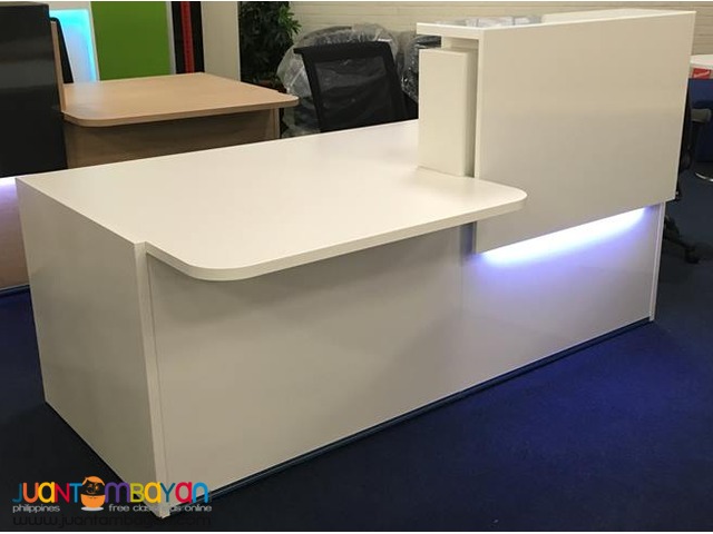 Reception-Desk ++ Office Partition --