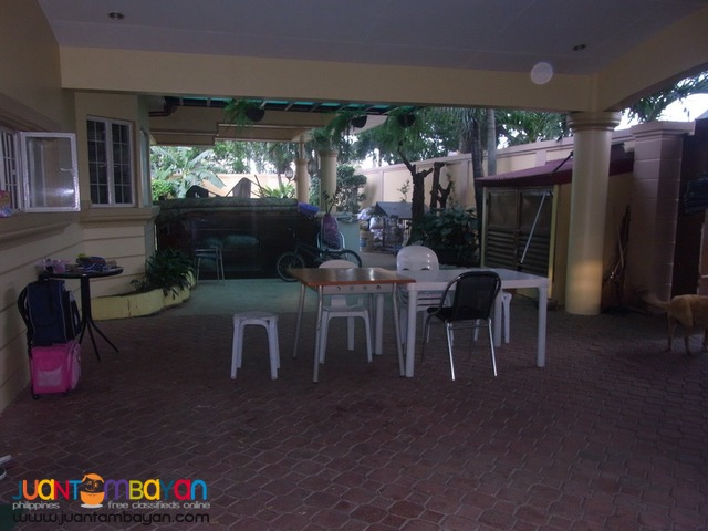 Spacious Bungalow with Large Private Pool For Sale in Angeles City