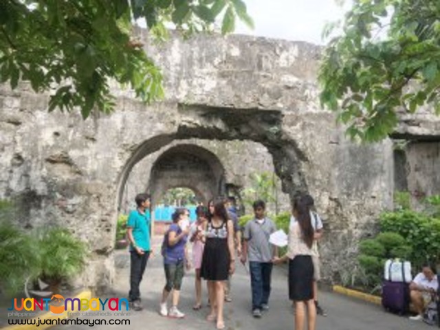 Intramuros tour, tells Philippine history