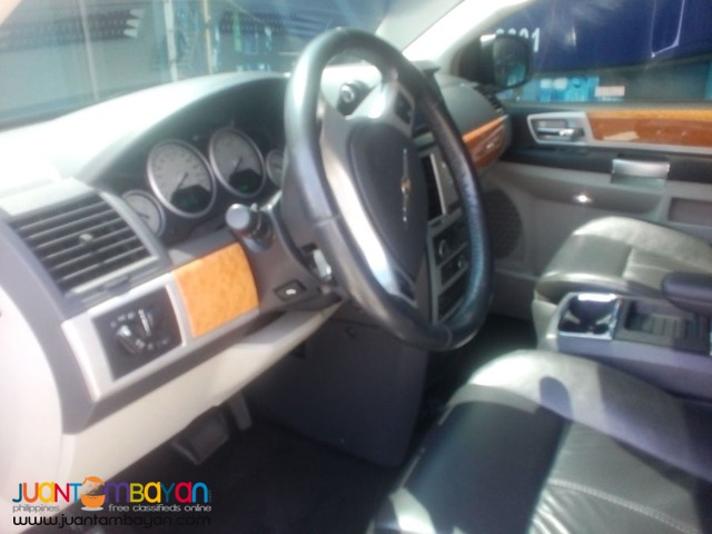 2009 CHRYSLER TOWN AND COUNTRY