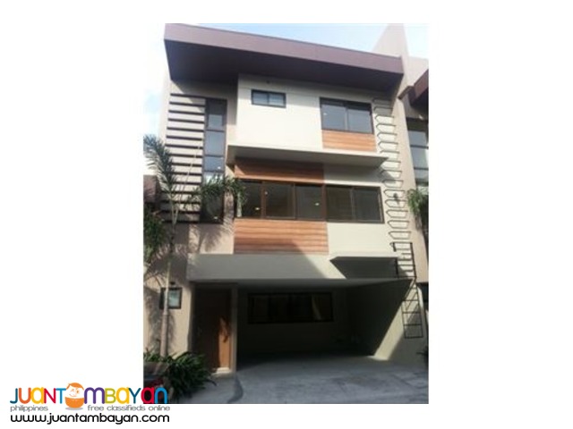 RUSH SALE!! 3 Bedroom Townhouse in The Alvendia by Rockwell Land