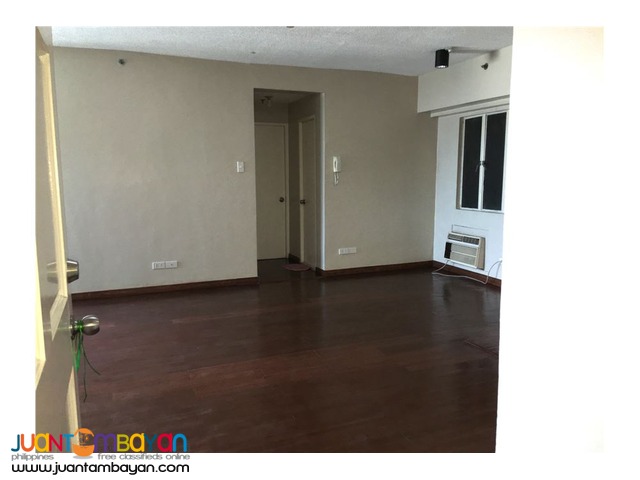 FOR SALE!!! Huge condo in the center of Cubao, Quezon City