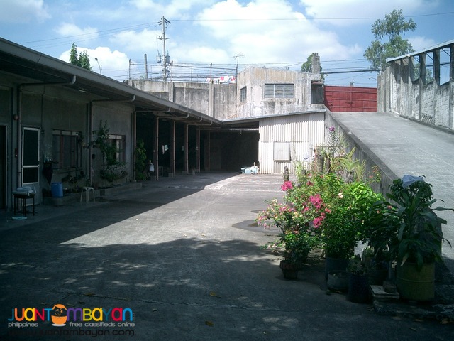 Warehouse in Tandang Sora, Quezon City on URGENT SALE!!