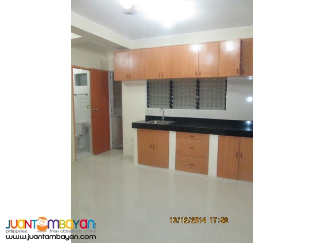 Townhouse unfurnished for Rent at P18k in Banawa Cebu
