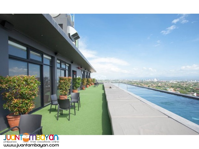 Commercial building for sale in Madrigal Business Park Alabang