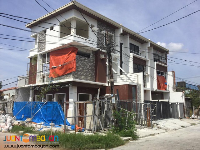 House and Lot in BF Almanza walking distance to Alabang Zapote Road