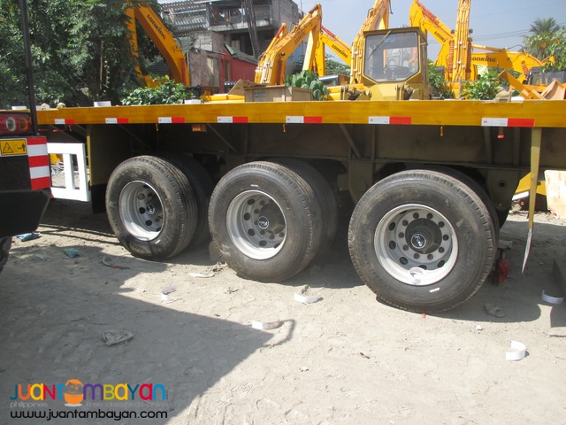Tri-Axle Lowbed Semi-Trailer 60Tons Capacity