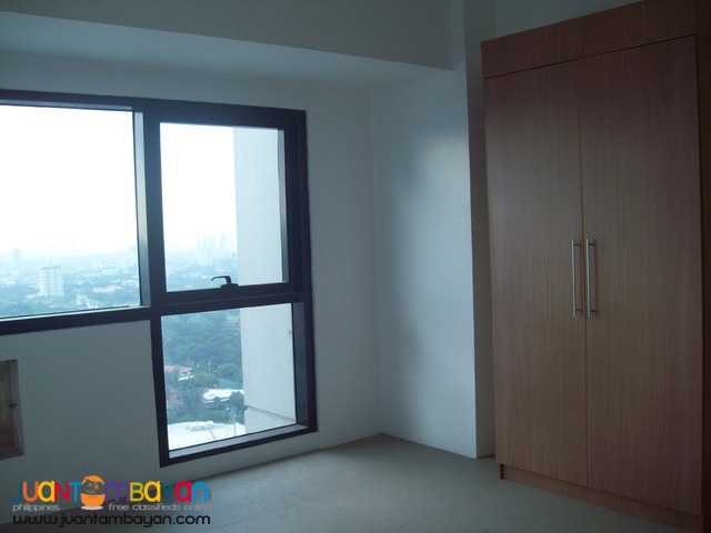 3 bedroom for rent at BSA Twin Towers FRONT OF SM MEGAMALL