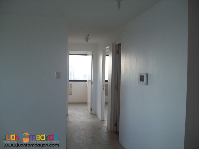 3 bedroom for rent at BSA Twin Towers FRONT OF SM MEGAMALL