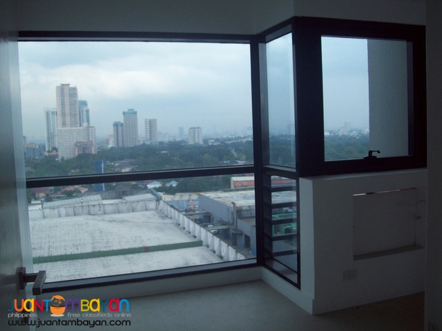  1 Bedroom with Parking For Sale at BSA TWIN TOWER SM MEGAMALL