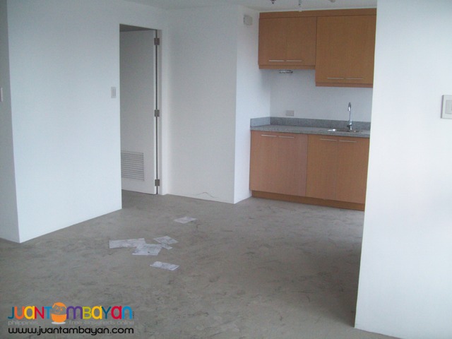  3Bedroom w/ parking For Sale at BSA TWIN TOWERS FRONT SM MEGAMALL