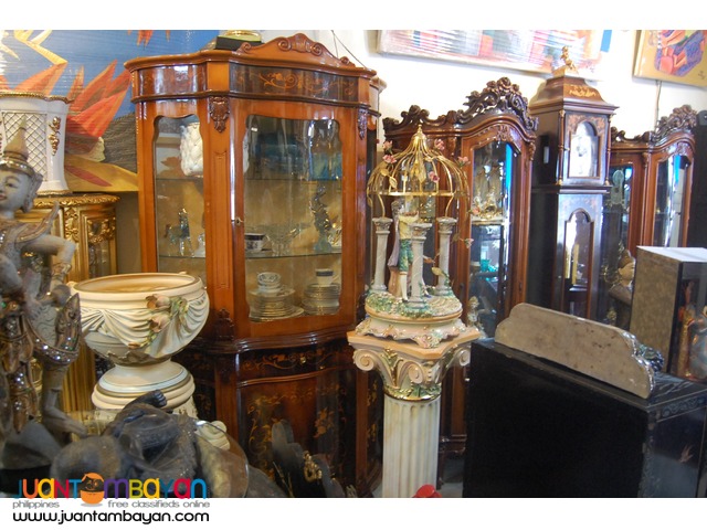 Buying used house furniture decors and artworks