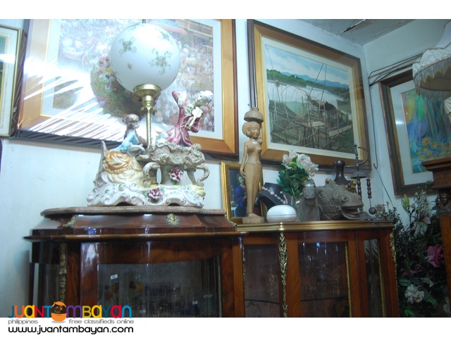 Buying used house furniture decors and artworks