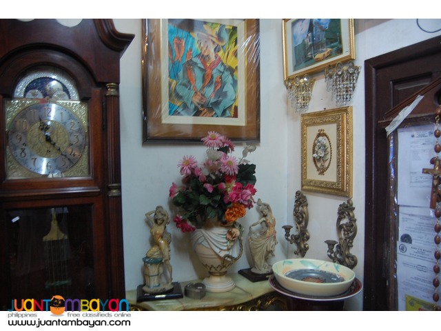 Buying used house furniture decors and artworks