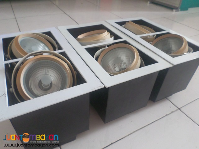 Light bulb housing phillips 220v 2ndhand 