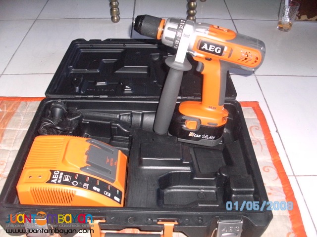 AEG hgammer drill 12v with 1 battery 1 charger brandnew