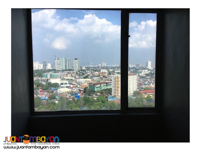 FOR SALE!!! Huge condo in the center of Cubao, Quezon City 