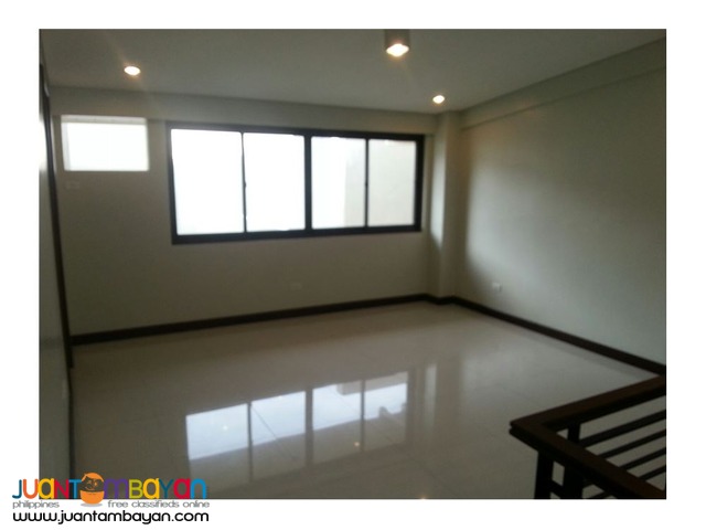 FOR SALE: 3 Bedroom Unit in Regency Park Townhomes, Brgy. Valencia