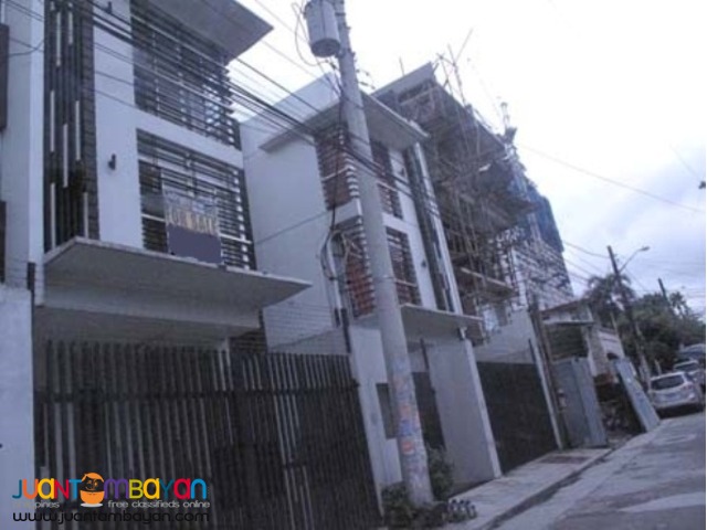 PH552 Townhouse for Sale in Scout Area at 9.5M