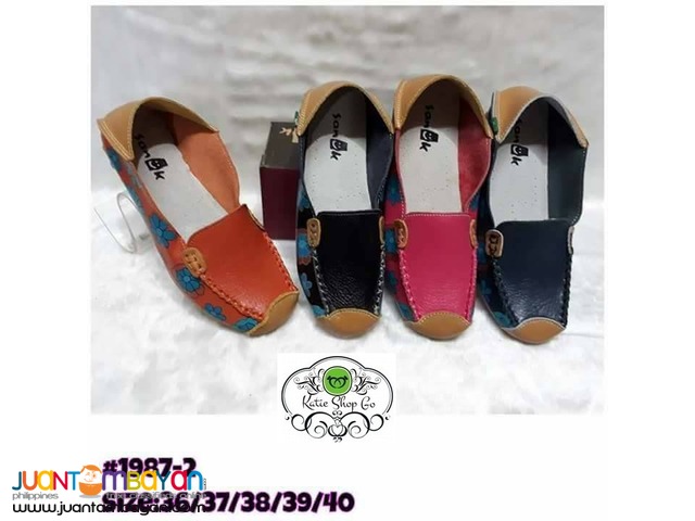 places that sell sanuk shoes