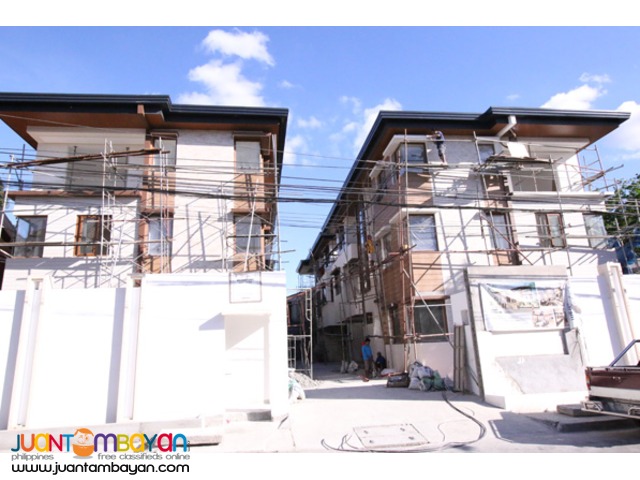 PH702 Townhouse for Sale in New Manila At 50M