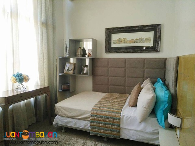  4 Bedroom Single Attached House with 1 family room