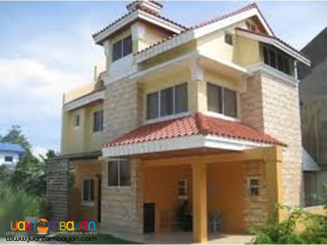5BR house with Attic at Kentwood Subdivision, Banawa, Cebu City
