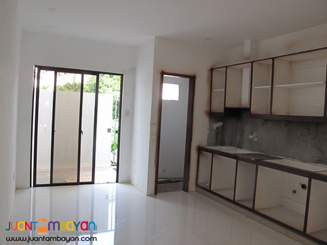 PH771 Townhouse For Sale In Tandang Sora At 7.3M