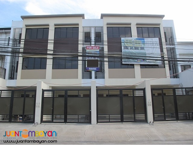 PH589 Townhouse For Sale In Katipunan Quirino Ave. at 5.5M