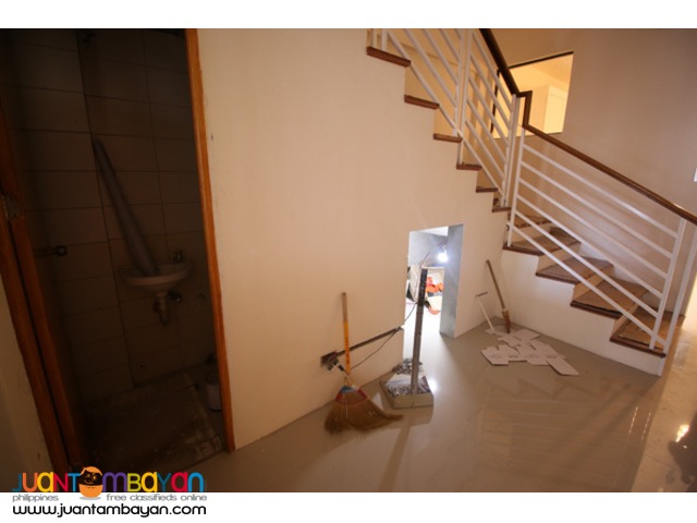 PH728 Townhouse For Sale in Cubao At 8.960M