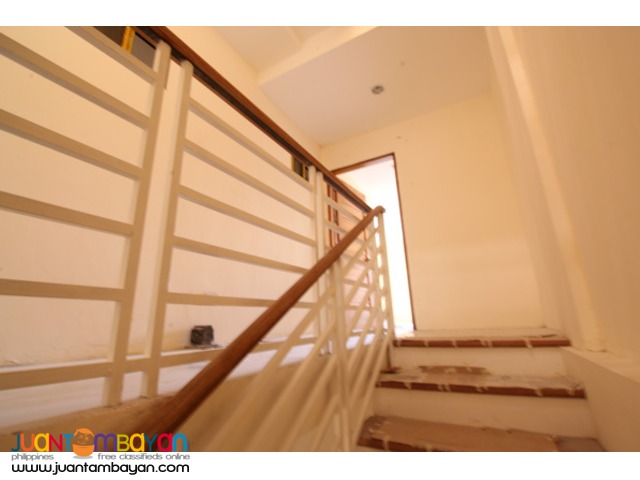 PH728 Townhouse For Sale in Cubao At 8.960M
