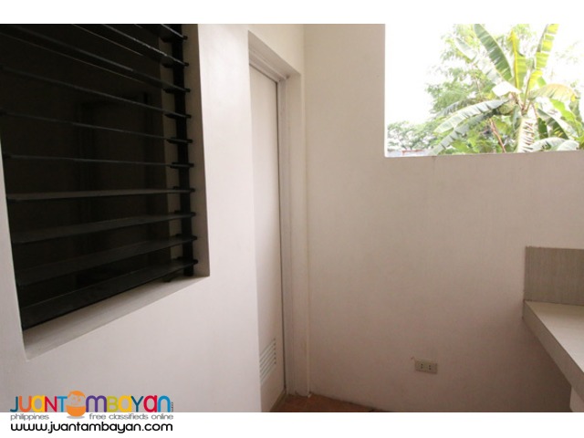 PH574 Townhouse for Sale in East Fairview at 6.6M