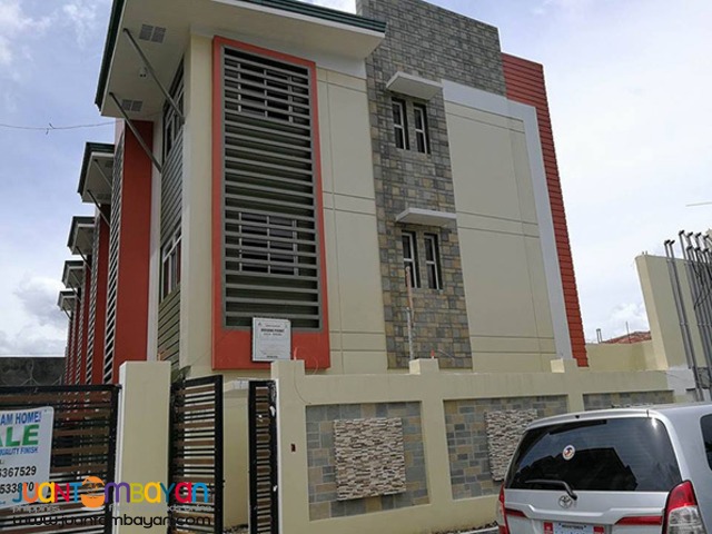 PH772 Single Attached House for Sale in East Fairview at 6.8M