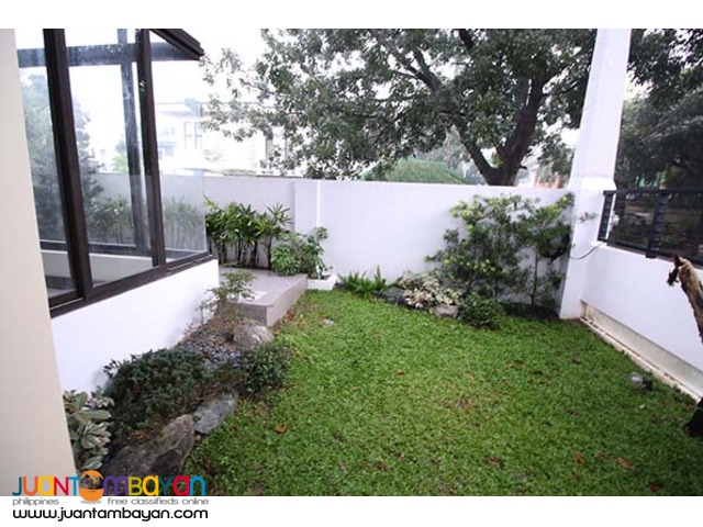 PH806 House and Lot for Sale in Fairview at 22M