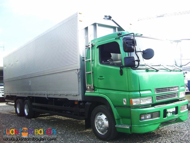 10 Wheeler HOWO Wing Van Truck, 371HP Weichai Engine (17ft)