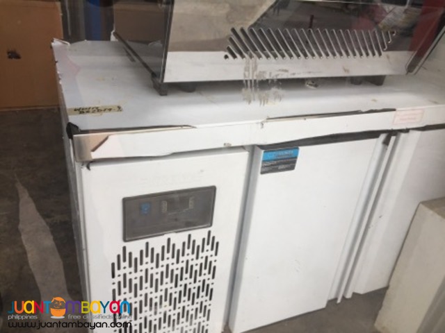 berjaya counter freezer